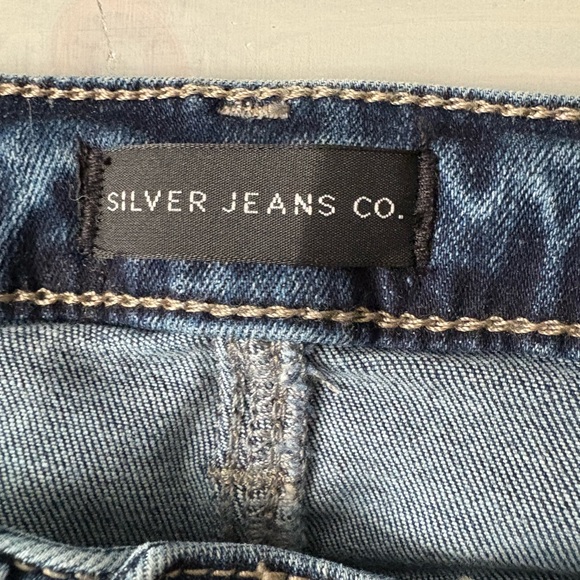 Silver Jeans Co. Women’s Tuesday Low Rise Slim Bootcut Jeans - Picture 5 of 11
